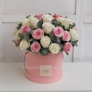 ніжні квіти в коробці
